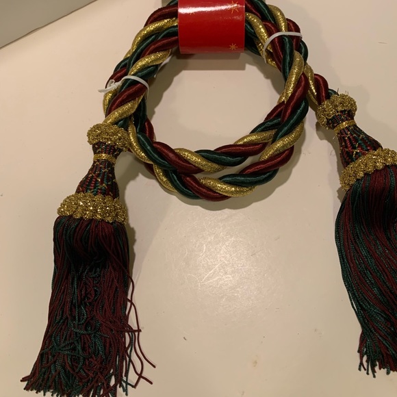 NWT DECORATIVE HOLIDAY ROPE GARLAND. - Picture 6 of 9
